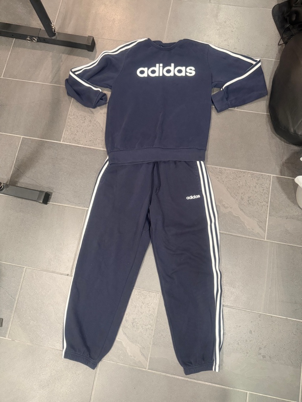 Preloved  - Adidas Essential Fleece Sweatsuit - Large